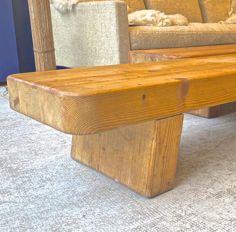 Charlotte Perriand pine Tripod coffee table. - Coffee Table