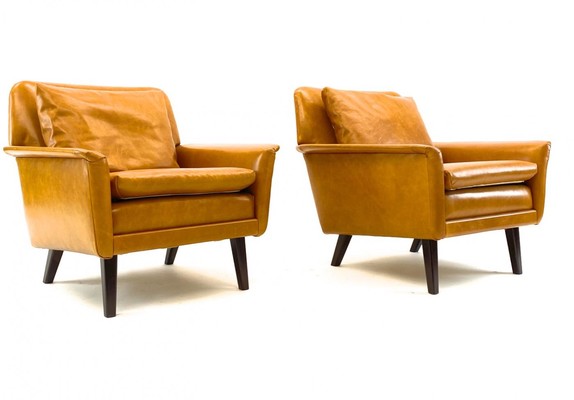 Folke Ohlsson for Fritz Hansen Comfortable Pair of Lounge Chairs