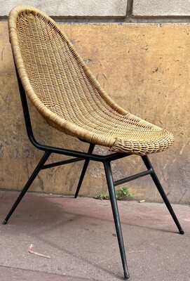 French Riviera charming pait of egg-shaped rattan chairs