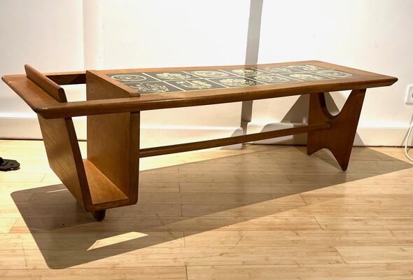 Guillerme et Chambron superb coffee table with magazine rack