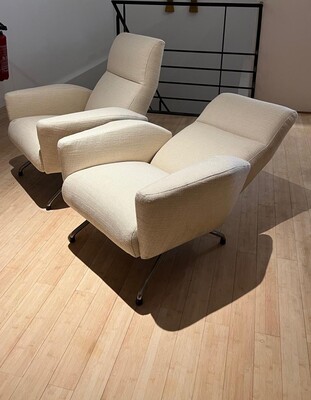 Guy Besnard awesome comfy pair of reclining chairs