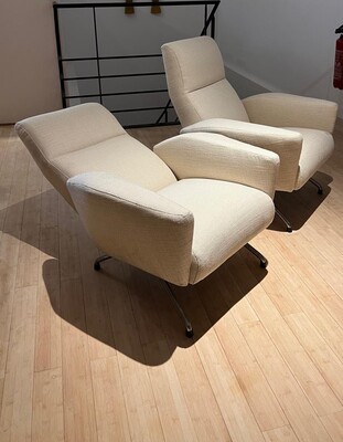 Guy Besnard awesome comfy pair of reclining chairs