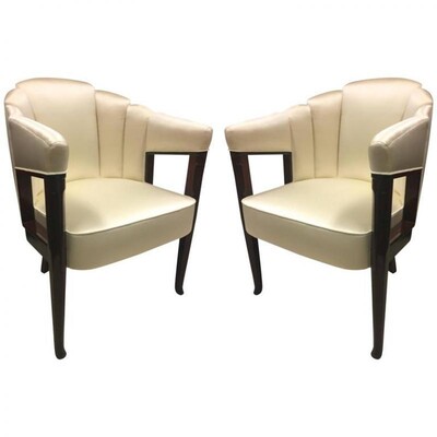 Maison Dominique early refined pair of chairs 