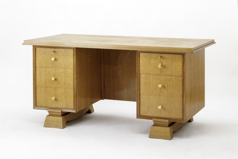 Maxime Old style six drawers oak desk with gold bronze knob
