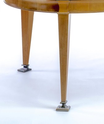 Oval superb Neo classic 40s dinning table with awesome metal leg