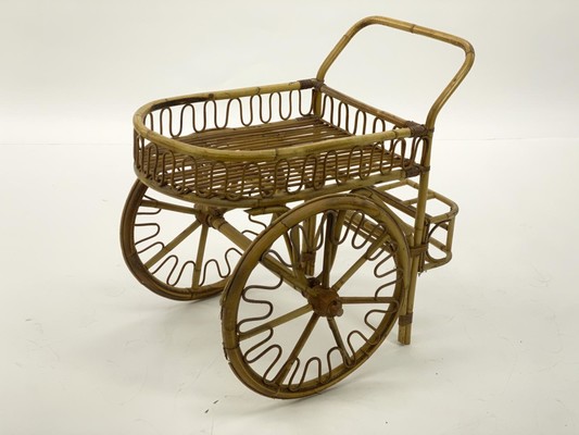 Riviera style witty bamboo rolling bar rolling cart